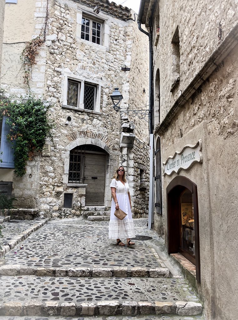 compassandtwine's tweet photo. Strolling around the charming town of Saint Paul de Vence ✨ #compassandtwine #southoffrance https://t.co/57f24t6qRp