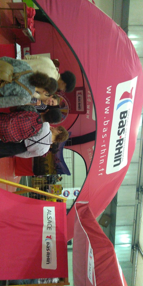 MOBILEX67's tweet photo. Foule sur stand @basrhinavelo https://t.co/02RmLC3a4m
