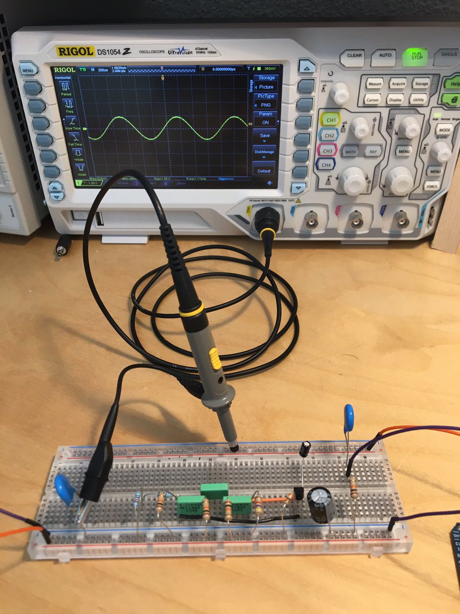 #DIY #ESR meter with #Arduino? Step 2, make a simple sine wave generator.