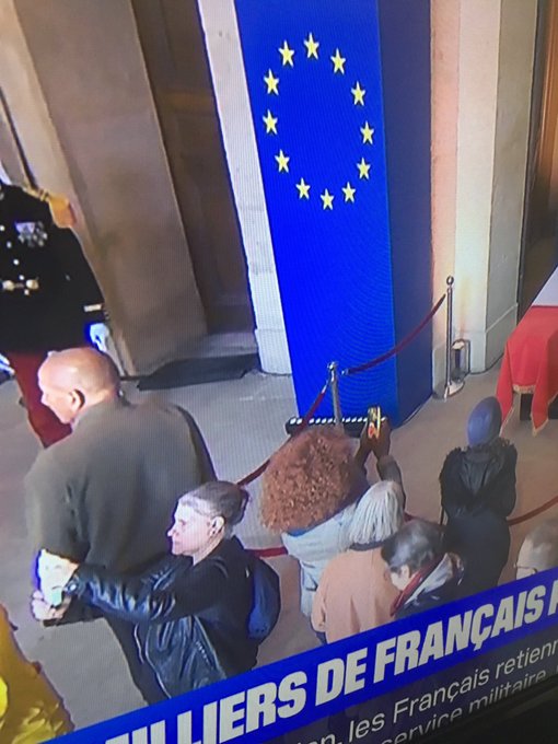 Voir l'image sur Twitter