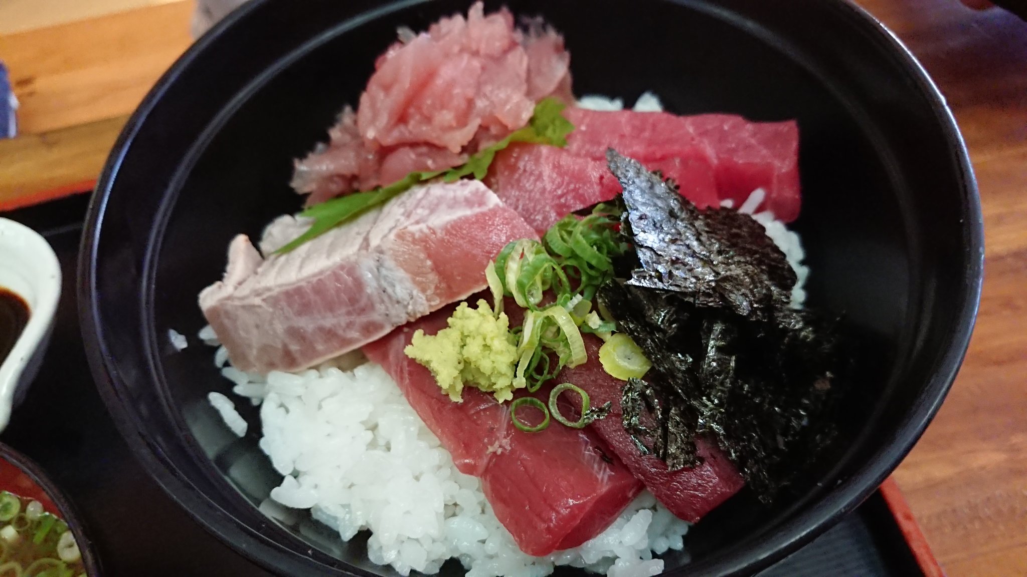 はた 那智勝浦町勝浦 お食事処 桂城 生まぐろ丼 レアカツ丼 ごちそうさまでした おまけにしてはデカイ 笑 まぐろカマ塩焼き 生まぐろ 桂城 勝浦漁港 那智勝浦 和歌山 T Co Qprn45n9xl Twitter