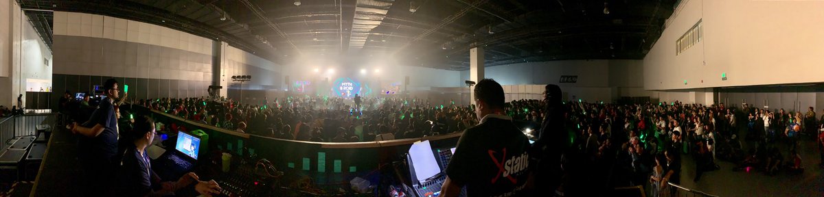 KADOKAWA_ANISON's tweet photo. Thank you for all the cheers and love!
Kita kits!

マニラでのイベント、大盛況&amp;大合唱でした。アンコールもありがとうございました！

#CosplayMania2019 
#MYTHandROID https://t.co/ZfrUwJL3PP