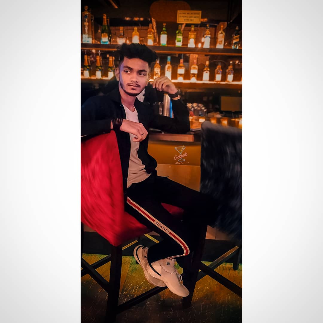 Mr_Varun4's tweet photo. Mr.india ★★

#light #varun #picdeer 
#faishonmodel #masterpiece  #artist #abstracto #stayabstract #photography #exhilaration #photooftheday #fashionblogger  #sometag #beautiful #model  #someteg #creative #cafe  #faishonable #websta #webstagram #fashionmodel #star #actor #outfit https://t.co/KAcKDAMWlR