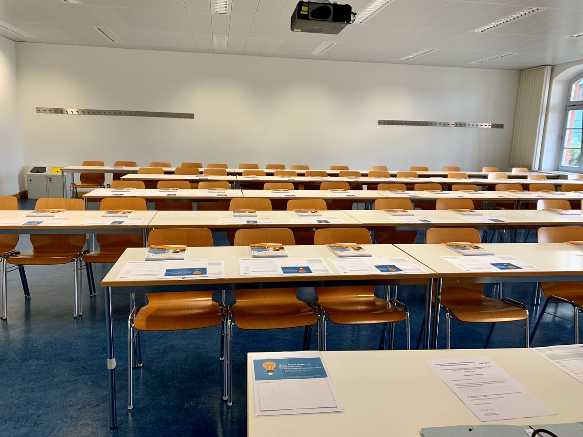 Gestern beim #fremdsprachentag in Rostock. Über 100 Anmeldungen zu unserem Workshop „Keine Angst vor Digitalität im Unterricht“. #twitterlehrerzimmer #mvedu