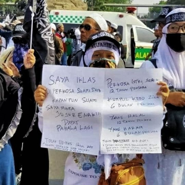 KALO IKLAS NAMANYA BUKAN PEMERKOSAAN BUU

HADEHHH

makin lama makin kentara itu bendana dan bendera teroris adalah pernyataan 

"HEY LOOK AT ME, I'M STUPID"