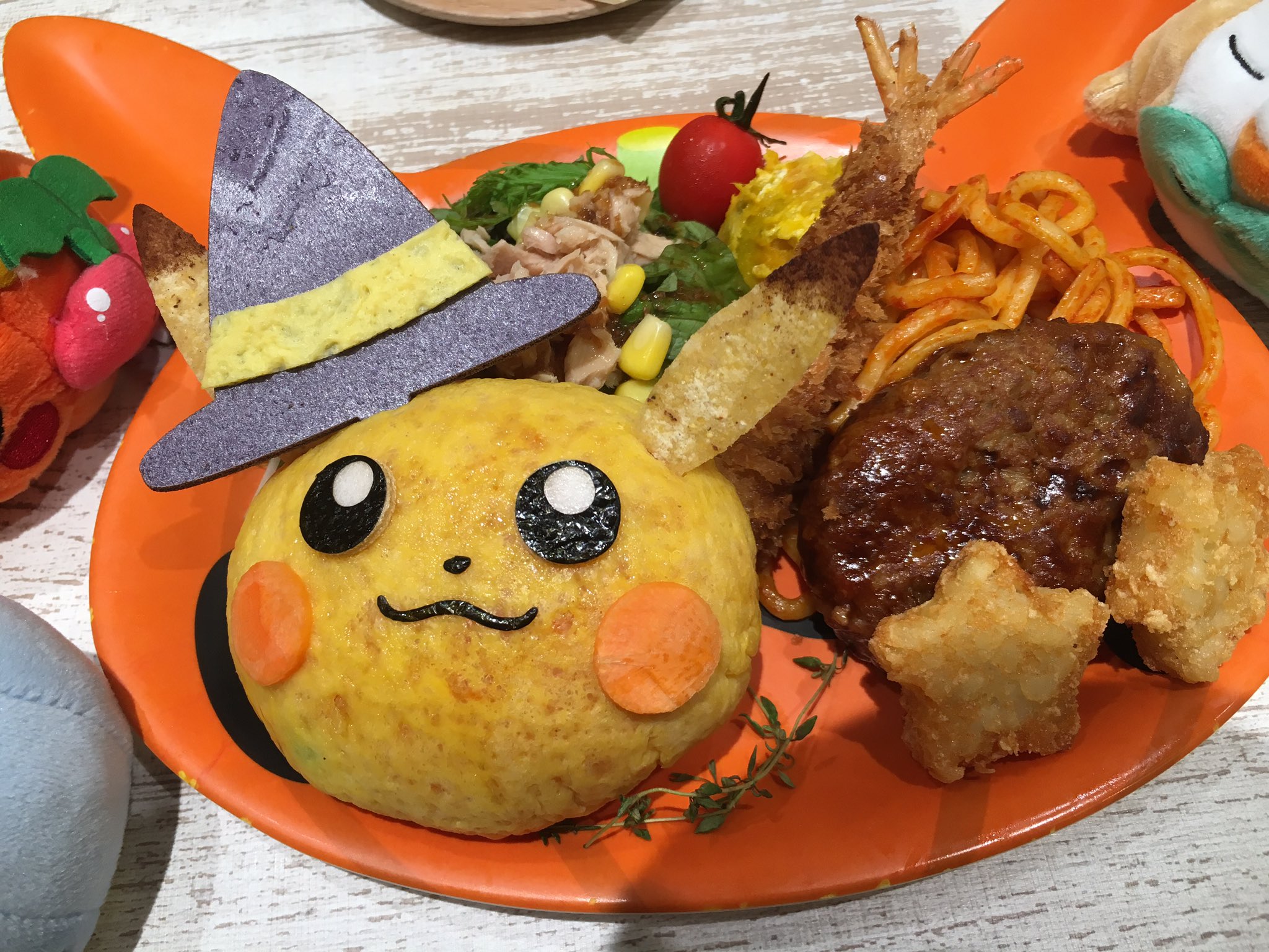 白黒ゆい カービィ64嬉しい 今日は動画投稿お休みしてポケモンカフェに行ってきました ピカチュウが遊びに来てくれました ラテアート こんなに種類選べると思わなくてびっくり ご飯もなかなか美味しかった ポケモンカフェ ハロウィン