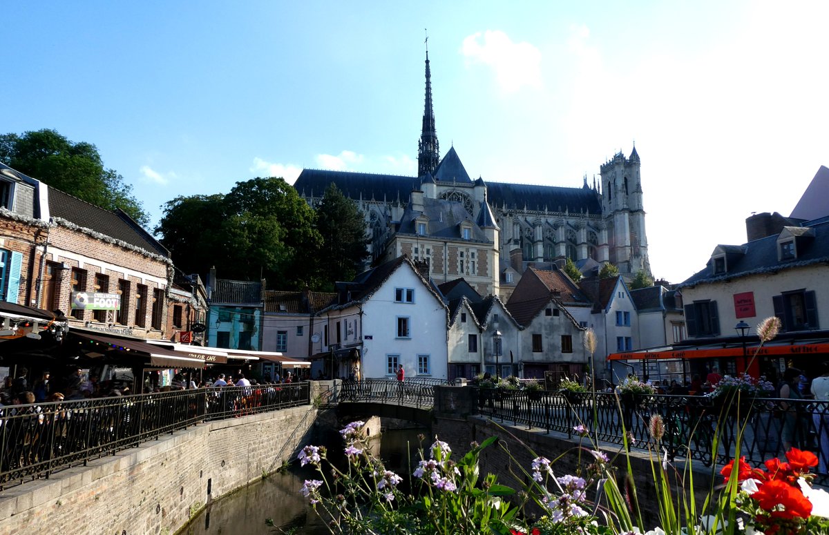 lifefrance's tweet photo. Astonishing Amiens, the "Green Venice" of northern France is criss-crossed by 65km of ancient canals peppered with hundreds of island gardens which lie in the shadow of France’s biggest Gothic Cathedral... Magical! https://t.co/kqqDDLlTkU
#TopFrenchCities https://t.co/F5Xw415YQ1