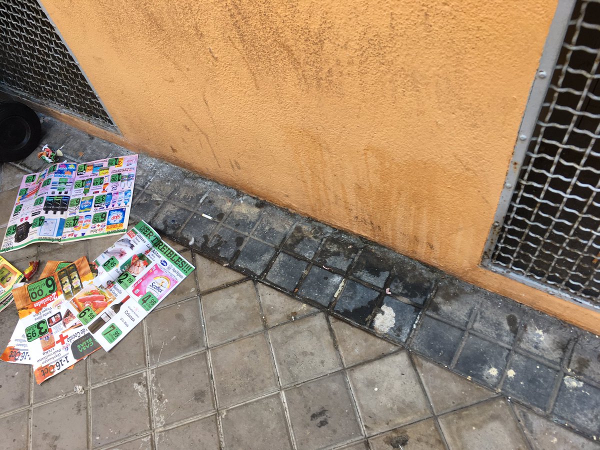 minatufe's tweet photo. La calle amos de Escalante está muy sucia entre los números 3 y 7. Especialmente el 5 es una guarrada  @Lineamadrid @MADRID  @JMDCiudadLineal  @AhoraCLineal @PSOECL @PodemosCLineal @ppciudadlineal @CsCiudadLineaL https://t.co/j3pbpycICl