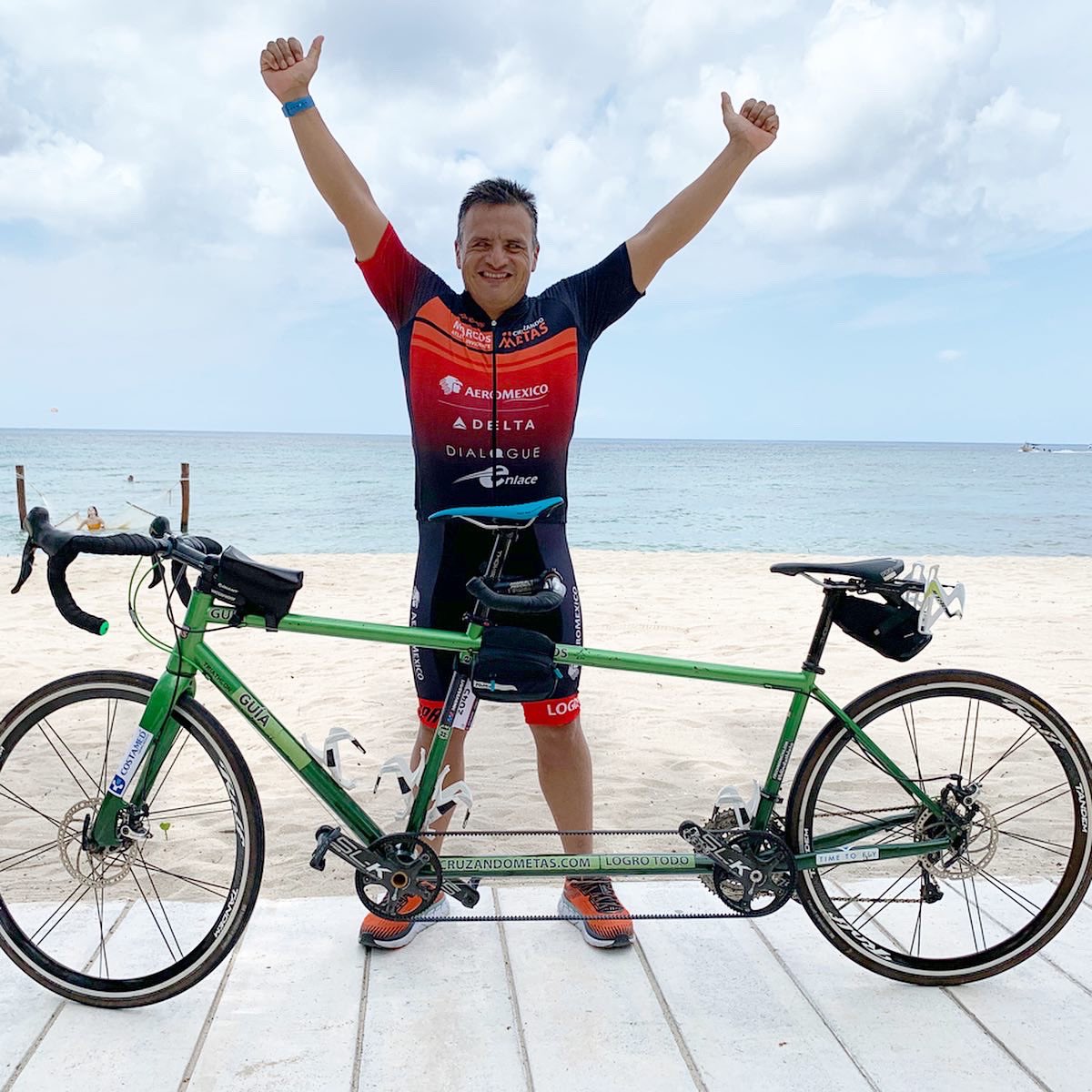 MarcosVlzqz's tweet photo. Listo para #im703cozumel #atletainvidente @SecretsAura #secretsresorts 🙌🏼🚴🏼♂️🏝 https://t.co/ZwQHohbdUH