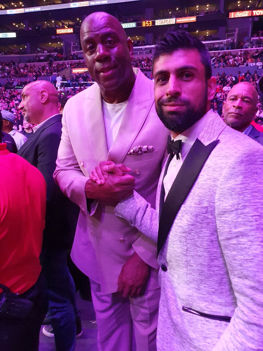 DrHitmanDaniel's tweet photo. Another basketball legend and an all time great ... @MagicJohnson 🏀. Really appreciated his kind & supportive words for me & my career #PorterSpence https://t.co/Tb6W398P2B
