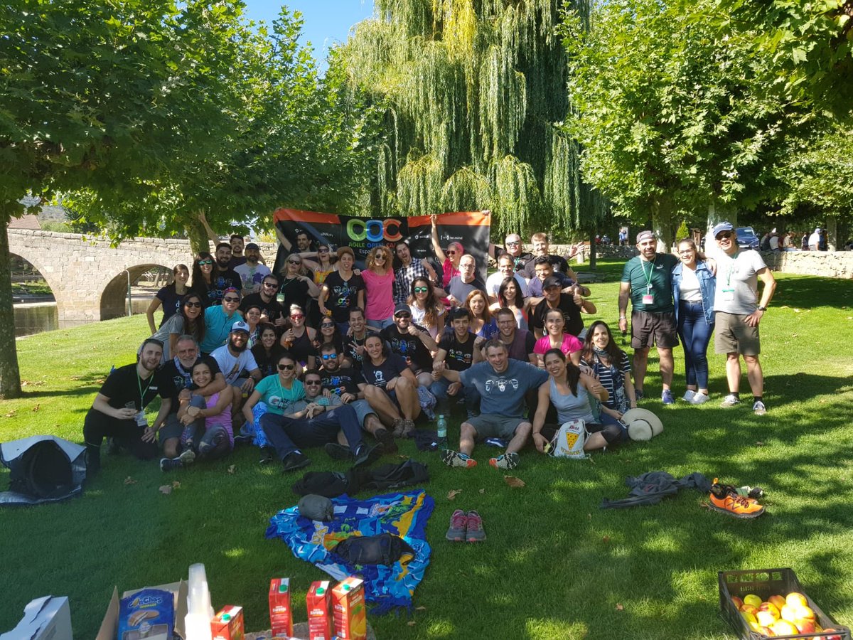 MaMoralesMC's tweet photo. Una pequeña gran familia #aocespaña2019 https://t.co/yI8LuRxwRK