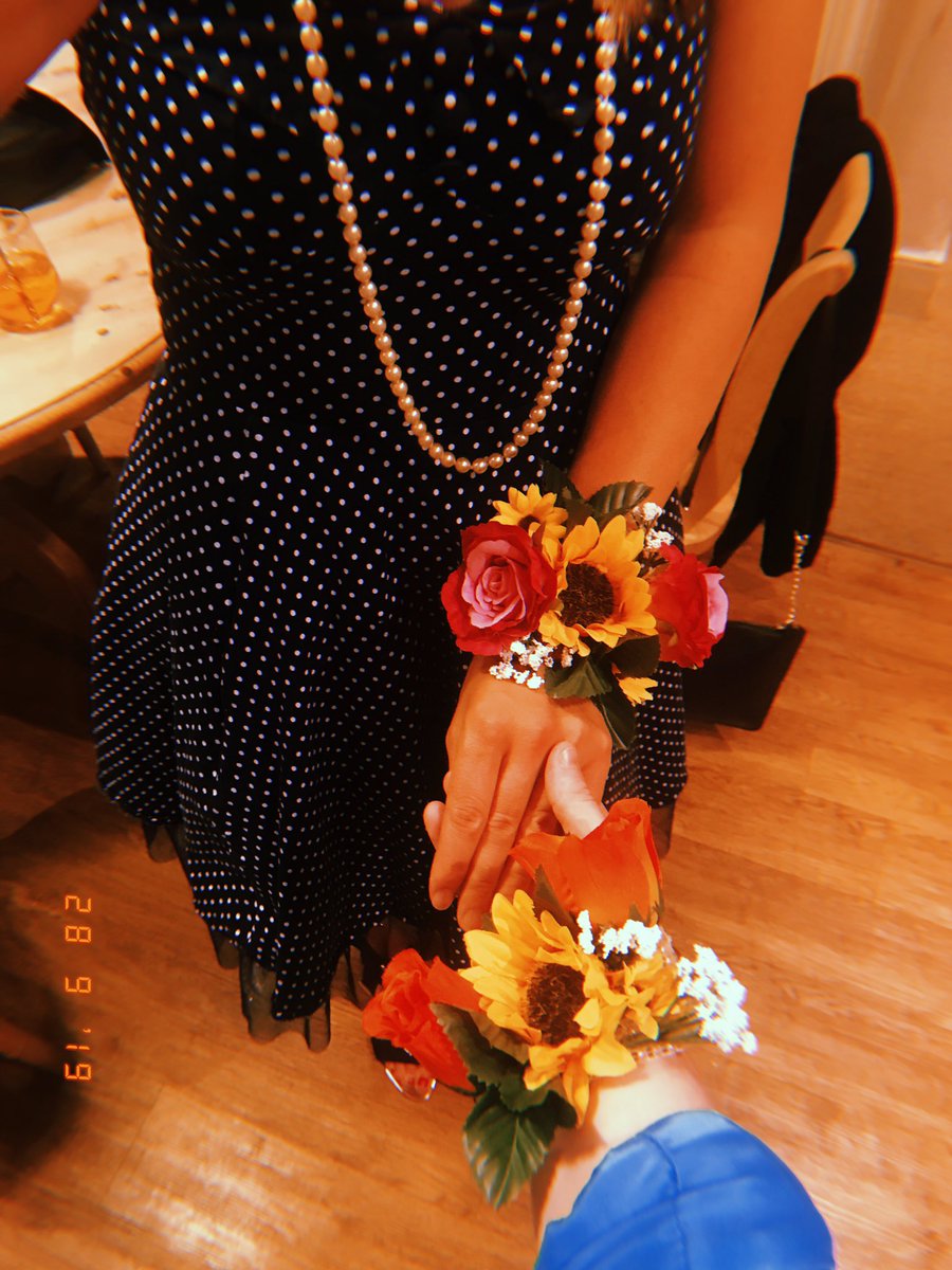abiwardbristol's tweet photo. Did a prom night innit. Big ups @ASOS for providing me with the best boss ass suit a big bitch could ask for π
#asos #asoscurve #asoslovescurve #bossbitch #powersuit #promnight #anymorehashtags https://t.co/da5wMotPH3