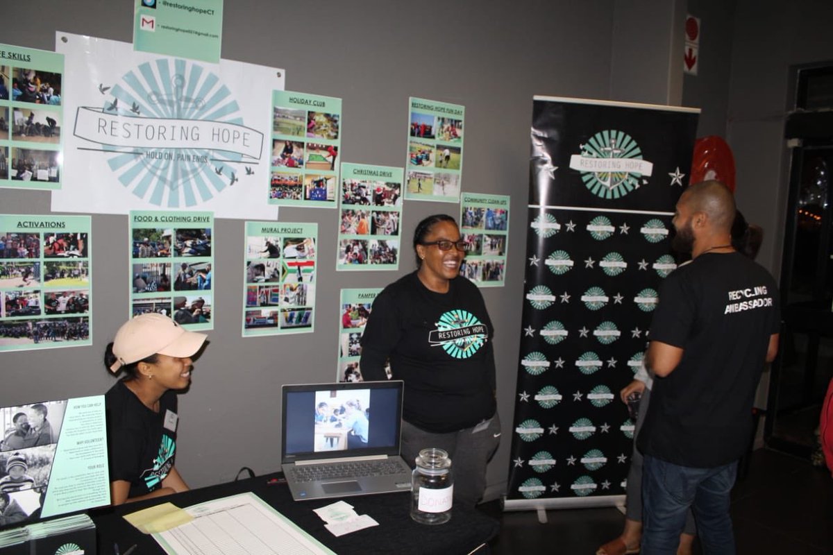 restoringhopeCT's tweet photo. Some stills of our exhibition on Friday evening at the Stars for Earth event with @ChadCudi & @raw_openmic ⭐️💥
Thank you for giving us an opportunity to share. 🙏🏽
#StarsForEarthEvent 🌟
#NewEarthProjects 🌍♻️
#RealArtWorld 🎤🎼🎷
#RestoringHope ⚓️🌱🌻 https://t.co/X5K3cDq3I9