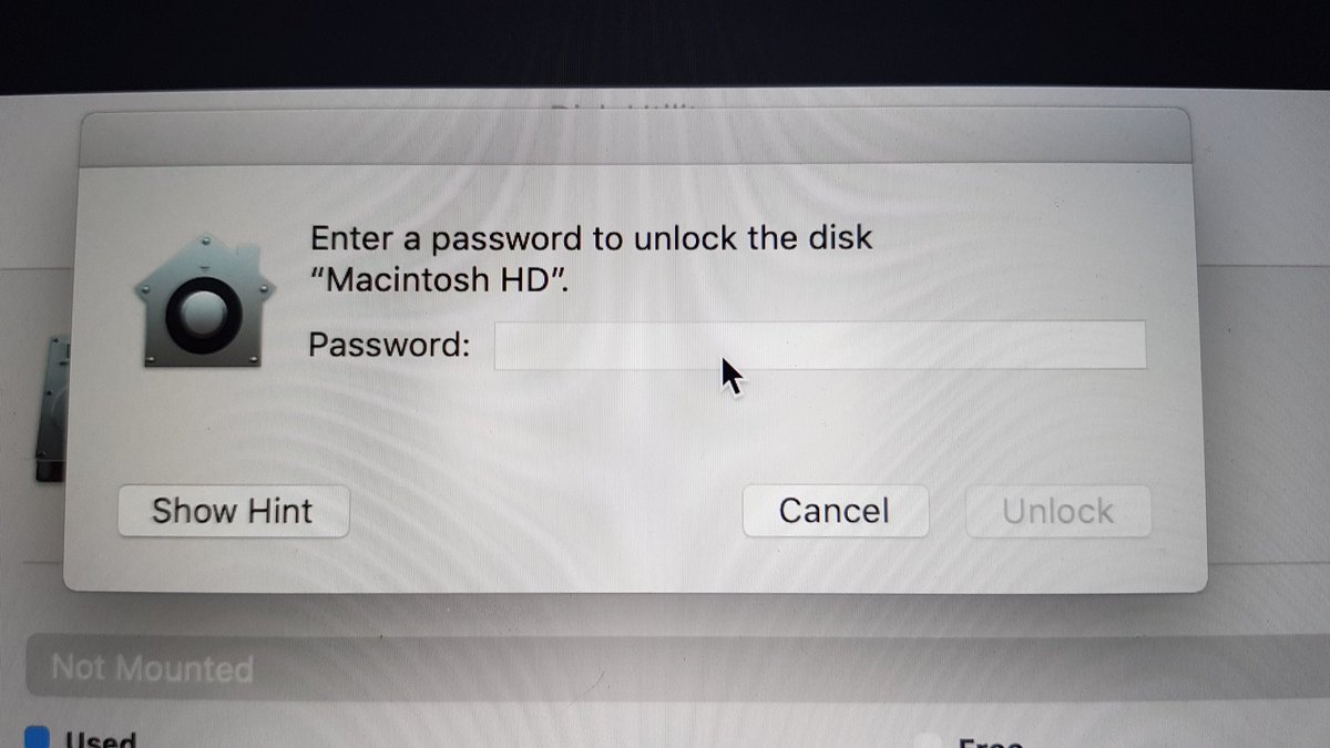tyhrstan's tweet photo. @AppleSupport after updating my MacBook to Mojave it doesn't boot up 🚫 disk utility doesn't allow to fill in password to mount the drive. https://t.co/3hJK2SugDR