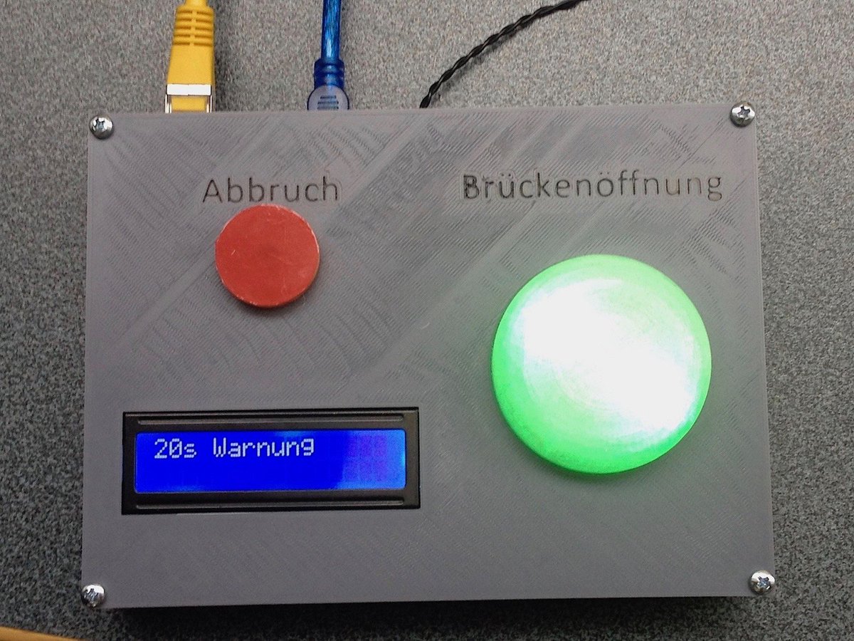 Monsieur_Le_Rat's tweet photo. Es läuft!🤘😃 @FablabLuebeck #hacktoprotect #hackhackahoi #fablab #irgendwasmit3d https://t.co/WVH9kLLXAB