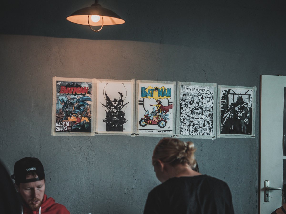 oneappleinbox's tweet photo. Фигурки #funkcopop и комиксы от местного магазина Comicz Era, а так же комиксы сибирских художников #levelupdays Новосибирск https://t.co/uRre04Ngm1