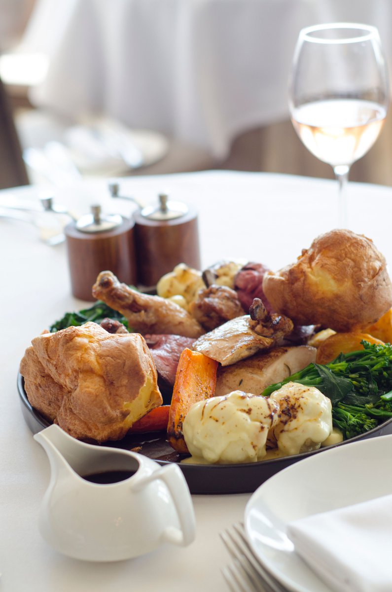 TheHambrough's tweet photo. Today's #SundayLunch menu...prime rib of beef & chicken platter, or IoW pork chop, or even Grouse (with supplement)...and not just meat but fish and veggie choices too...call 01983 856333 to book...#fabviews #IoWfood #IoW #lazysunday #LoveVentnor #VisitIoW https://t.co/ecTfLeqmpF