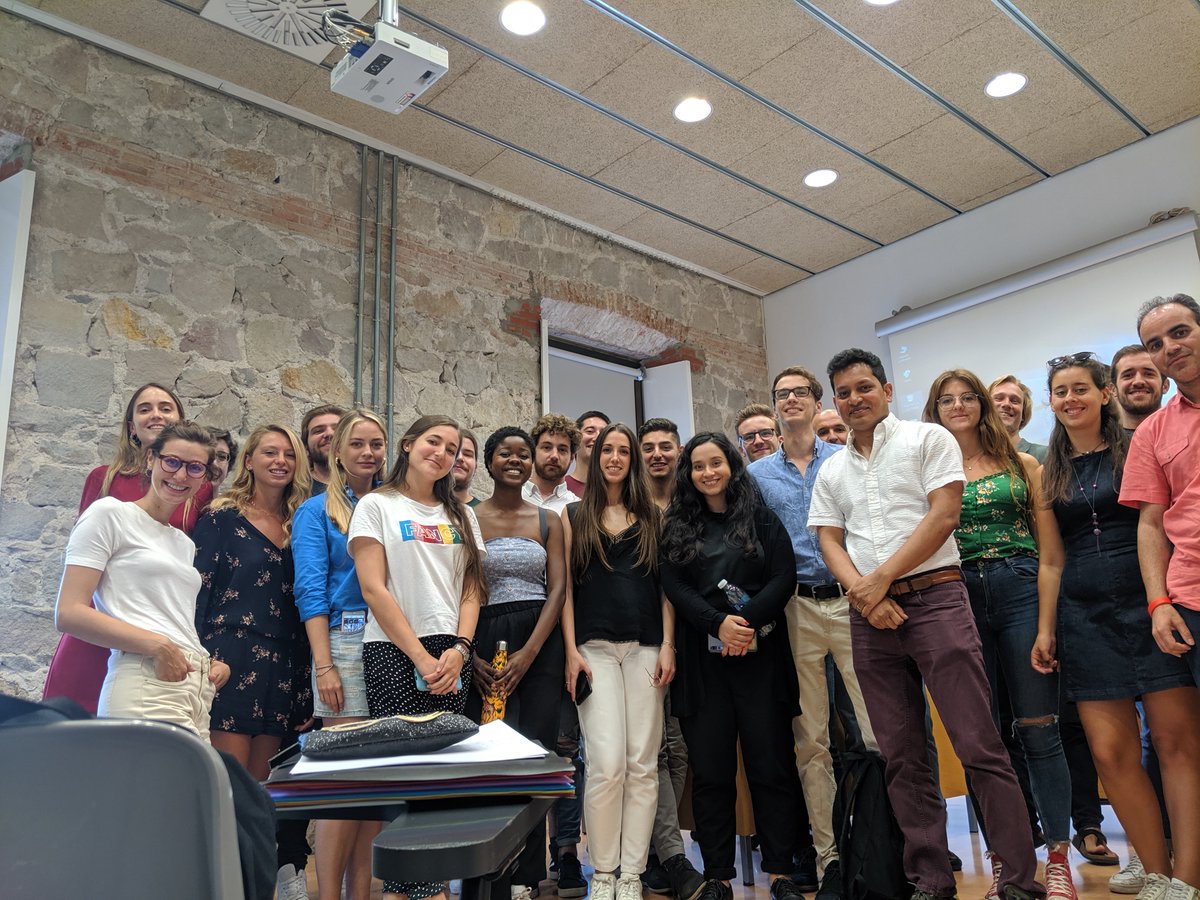 First day, first class in the Mater of Brain and Cognition at the @cbcUPF for the new master students. Students wanted to have a picture, and I was invited to participate. I guess that the class was not too bad ;) Very nice questions from them! Thanks!