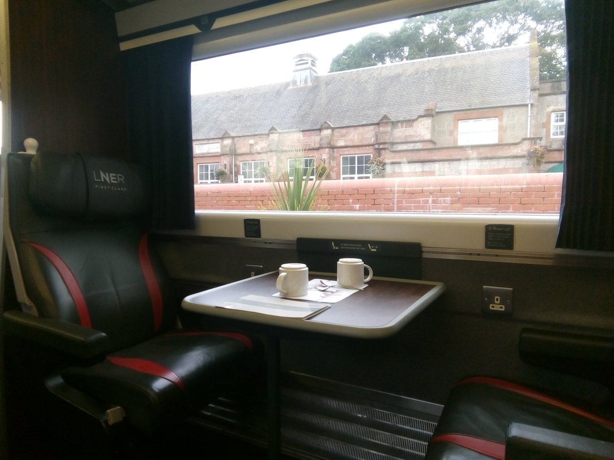leenings_'s tweet photo. Sunday Chieftain. Calling at Dunblane. First Class with #EC64 https://t.co/S6D5Dwt1CB