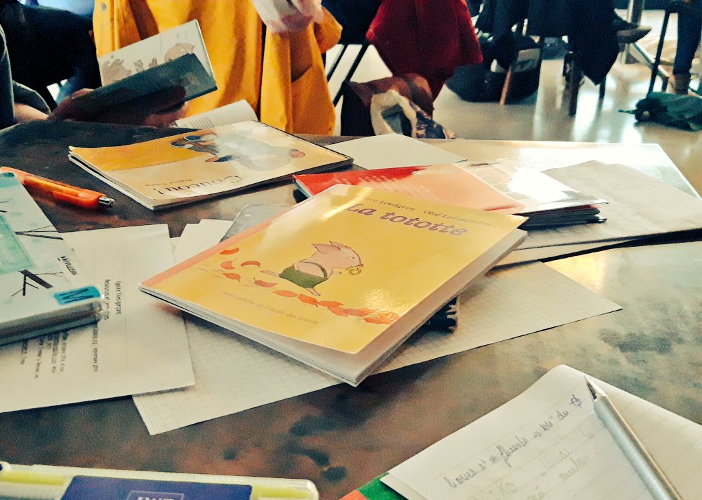 JoannaRobic's tweet image. Merci à Rozenn Moro, fondatrice de binocle.org pour cet atelier participatif. Enjeu : débusquer les stéréotypes de genre (pas seulement) cachés (+ ou -) dans les albums illustrés #objectivisation #lecturecritique #dominationculturelle #influence #dangereuseslectrices