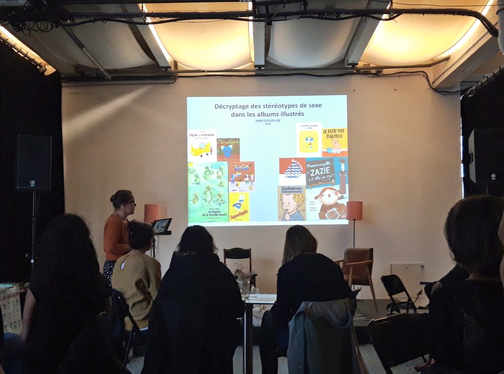 JoannaRobic's tweet image. Merci à Rozenn Moro, fondatrice de binocle.org pour cet atelier participatif. Enjeu : débusquer les stéréotypes de genre (pas seulement) cachés (+ ou -) dans les albums illustrés #objectivisation #lecturecritique #dominationculturelle #influence #dangereuseslectrices