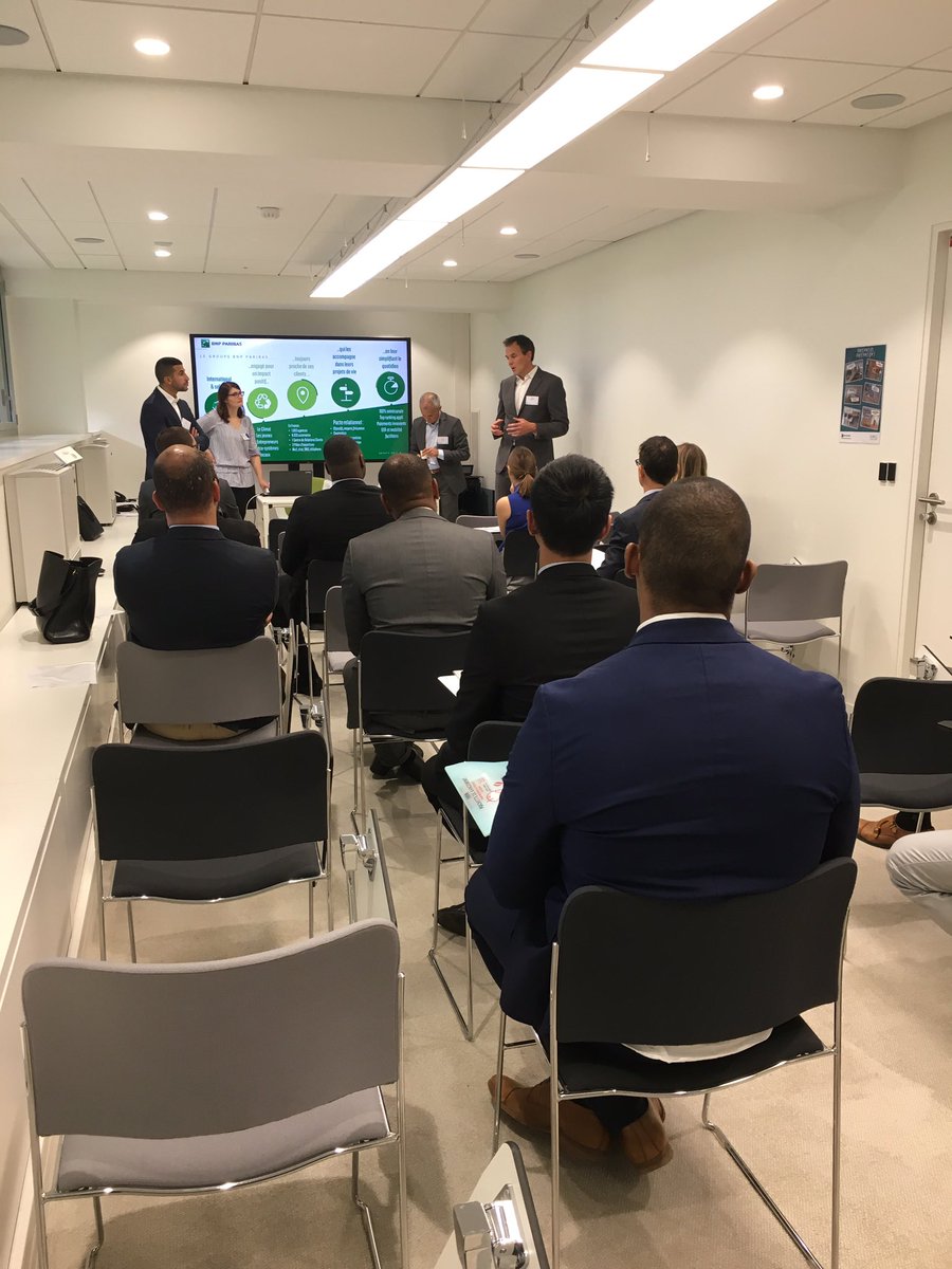 YTeguig's tweet photo. Notre directeur de Région @NicolasOtton était présent hier lors de notre journée #ObjectifCDI pour accueillir les candidats, présenter @BNPParibas ainsi que féliciter nos nouveaux talents qui rejoindront nos agences 🔜. 1 accueil de standing leur a été réservé #ObjectifCDI #BNPP https://t.co/OyUOXfqVod