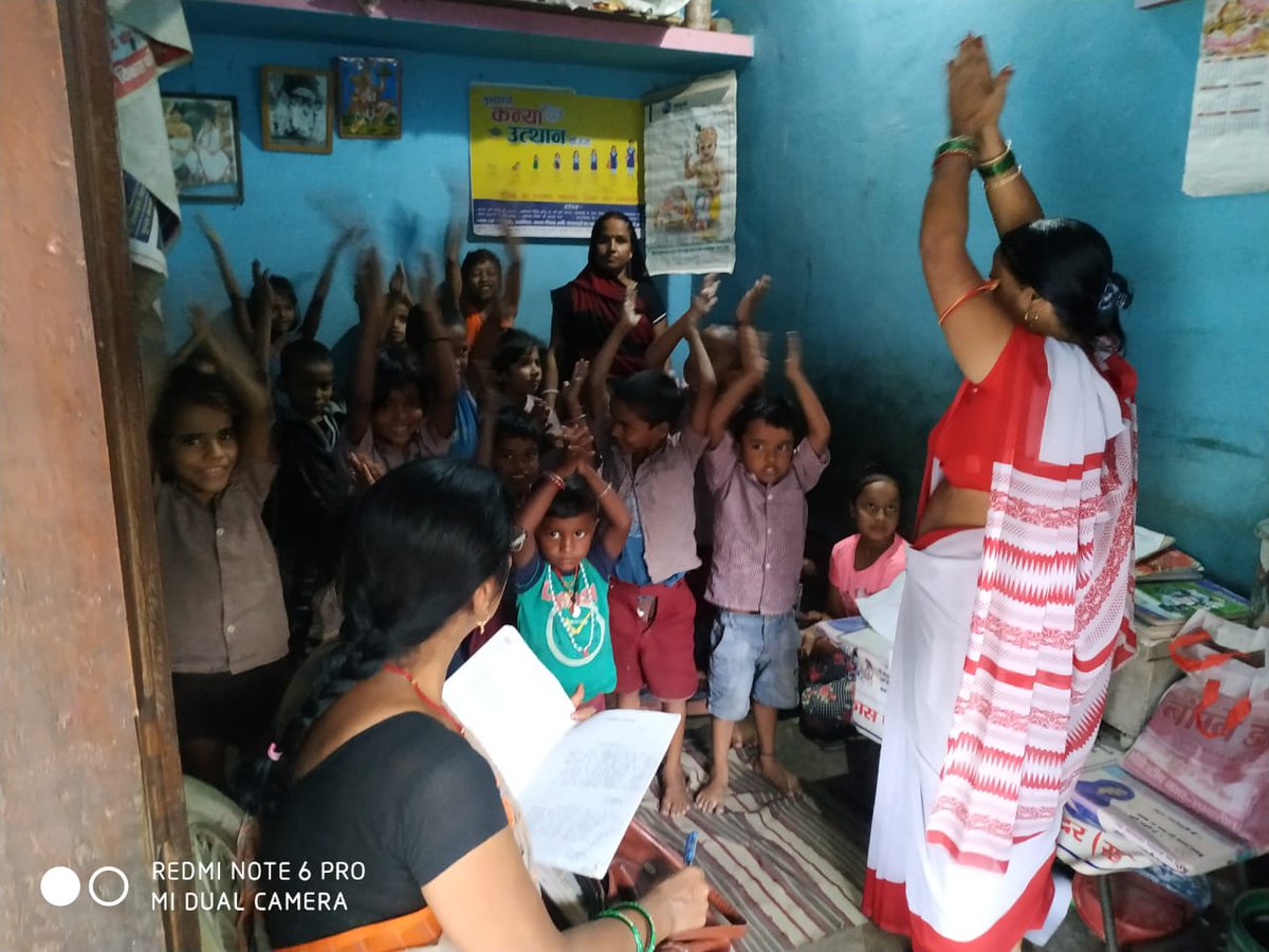 PrerakBharat's tweet photo. Handwashing, diet diversity, cleanliness and tree plantation activities at AWC during #PoshanMaah2019 celebration

#POSHANAbhiyaan
#SahiPoshanDeshRoshan 
#JanAndolan 
#ThankyouAnganwadiDidi
#PoshanTyoharSeVyavahar
@POSHAN_Official
@SPreraks
@MinistryWCD
@Sajjan95
@tini_tatatrusts https://t.co/eSP16JCr7b