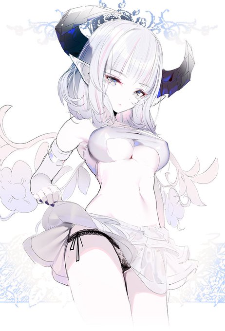 何も考えずに落書きしてると大体パンツ見せてる 