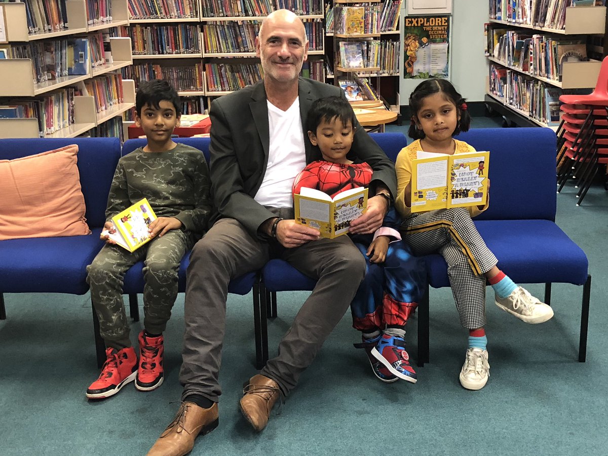 davepperlmutter's tweet photo. A few pic’s from yesterday’s #booksigning at @Nharrowlibrary in #Harrow Thanks for having me &amp; see you in a couple of weeks! #ChildrensBooks #ChildrensBookAuthor #library #libraries #librarytwitter #LibraryLetsLoose #bookpost #bookboost #mybookagents #ASMSG #RRBC #BYNR #Primary https://t.co/0ywJLY3uQP