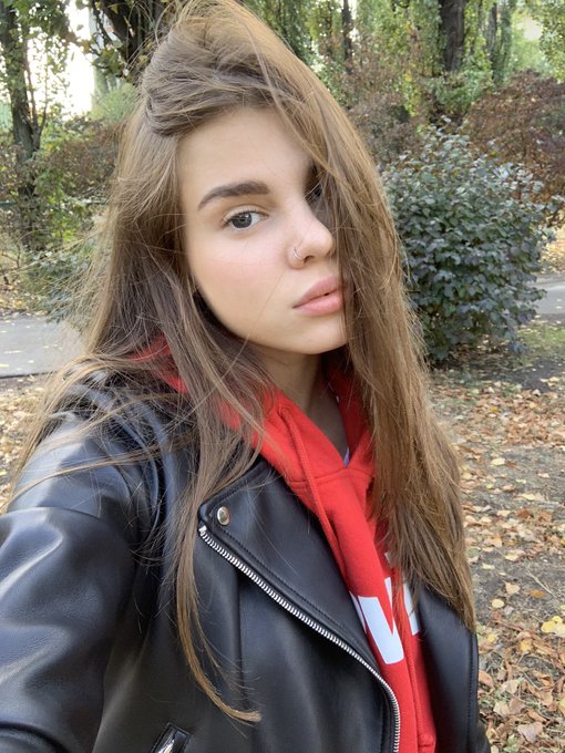 autumn and wind make my hair crazy https://t.co/Xa4z2iGdcc