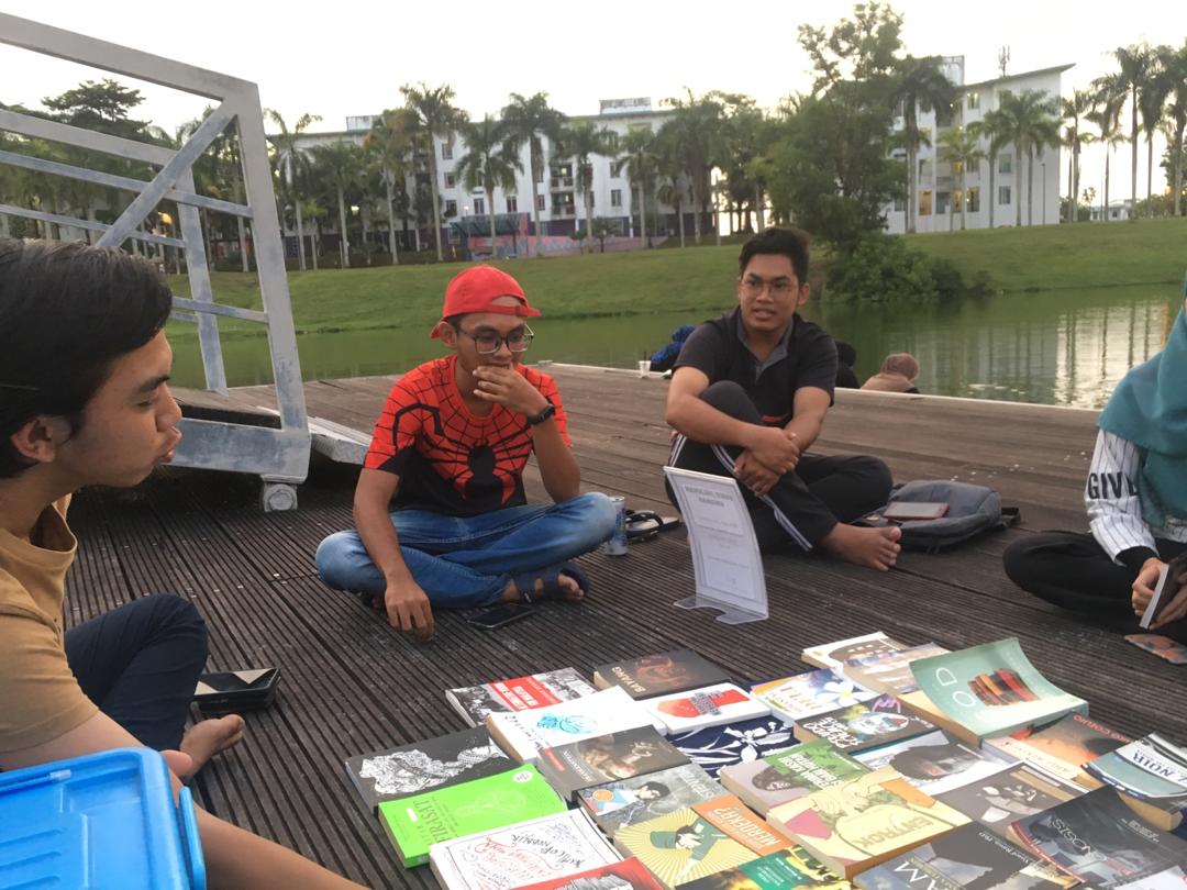 BJUnimas's tweet photo. Petang tadi. Lepak borak tentang Undi18: Mahasiswa? Sedikit point yang kami bincangkan: https://t.co/hdT7d4Oyi6