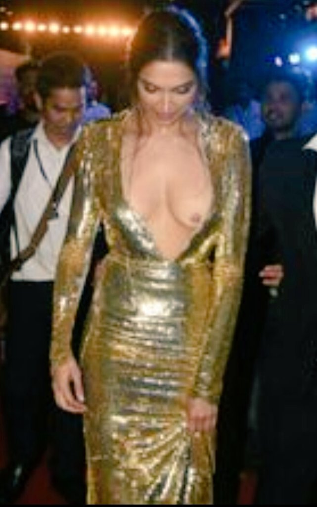 Raima40423424's tweet image. Deepika pandkone