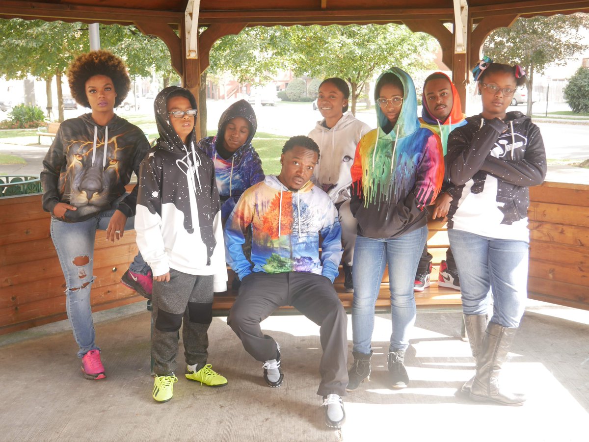 The Paint the World Project is a vehicle to usher in a movement of community, brother and sisterhood, and self and global awareness.

Learn more visit our website - painttheworldproject.org

#music #musically #musician #dance #dancers #nonprofit #nonprofitorganization #musiclife