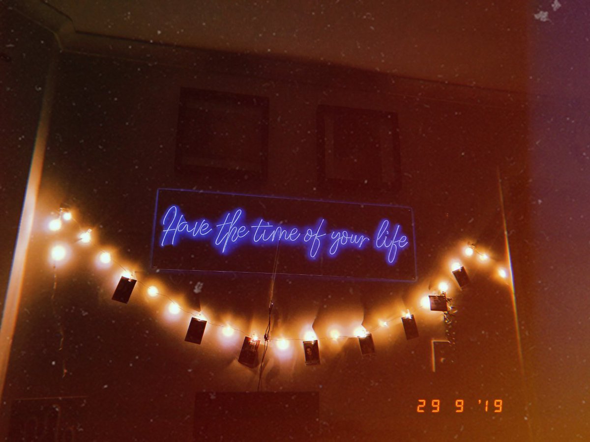 CassSkellington's tweet photo. Bedroom vibes 🌟⭐🌠
#Havethetimeofyourlife https://t.co/uzDY18nyrg