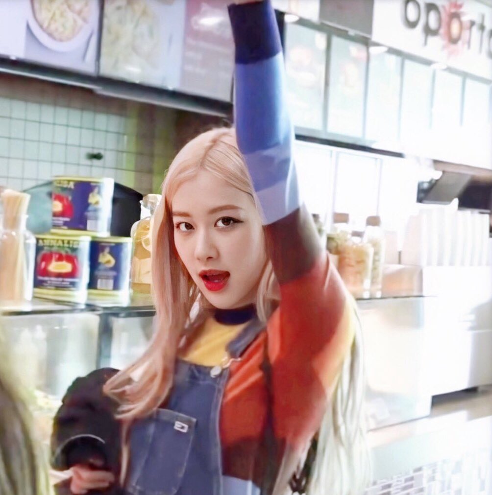 rosé pics tweet media