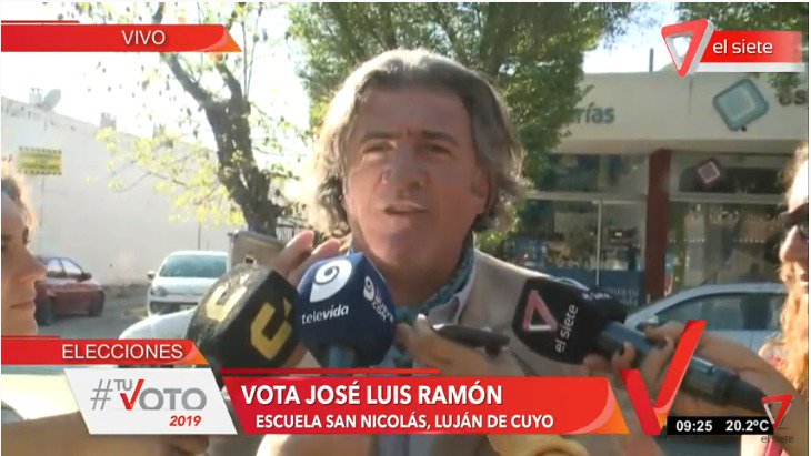 Vota <a href="/JoseLuisRamonOk/">José Luis Ramón</a> en Escuela San Nicolás de Luján. 
Miramos online elsietetv.com.ar 
#TuVoto2019 #EleccionesGenerales