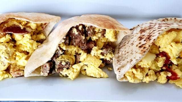 KnowJacks's tweet image. Who's ready to start their day off right?  Stop by our Jacks location in Midland and order you a sausage, bacon or veggie breakfast pocket today!  A hearty start to any day.  #MadeWhenYouOrder #Fresh #RealFoodFast #KnowJacks