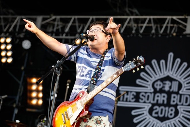 Takashi Yamaguchi from Sambomaster. He makes going all out in the uncoolest way supremely cool somehow.