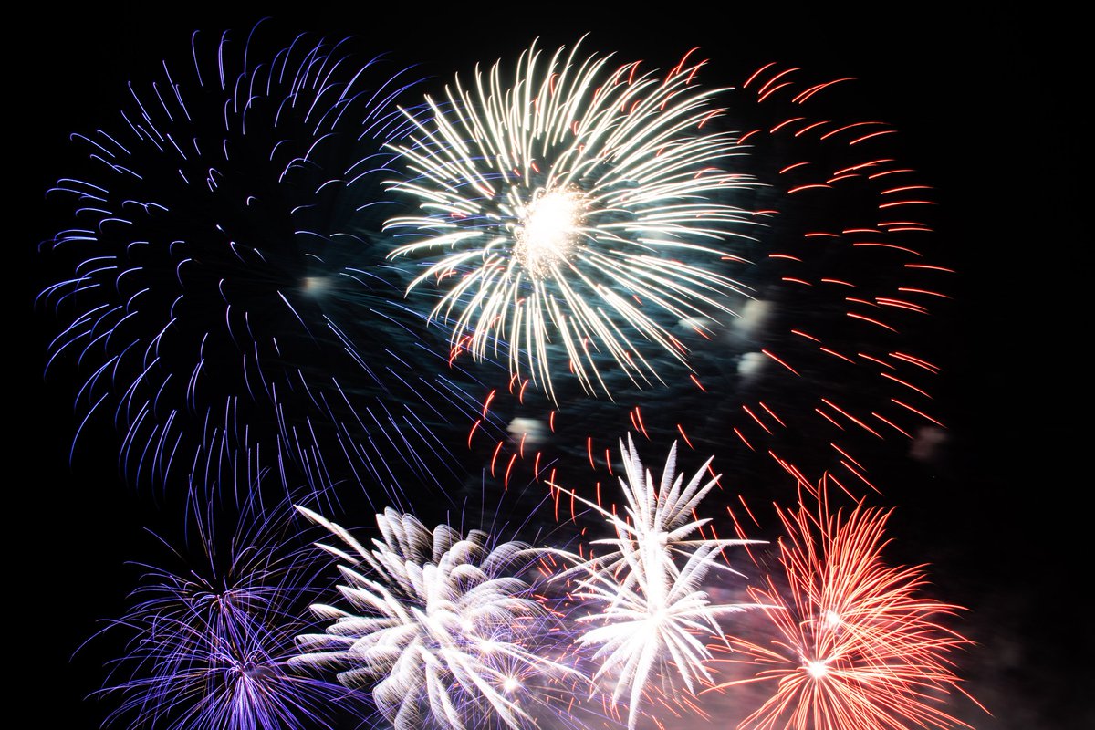 ThisisMeridian's tweet photo. @SouthportFirewx selection of our photos from last nights displays. More to come later!! Brilliant displays. #lovesouthport #areyoureadyforsomefireworks #fireworks https://t.co/iiWV1Xf3ql