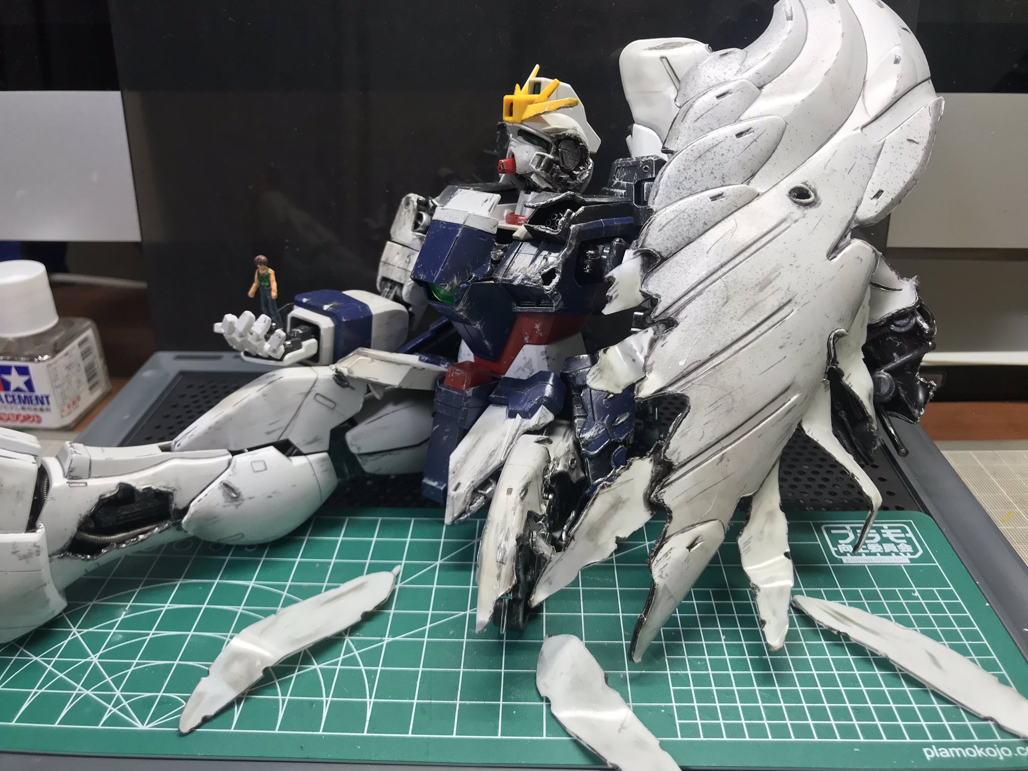 週末限定値下げ。PGウイングガンダムゼロカスタム　塗装、ジャンク品。 週末限定値下げ。PGウイングガンダムゼロカスタム 塗装