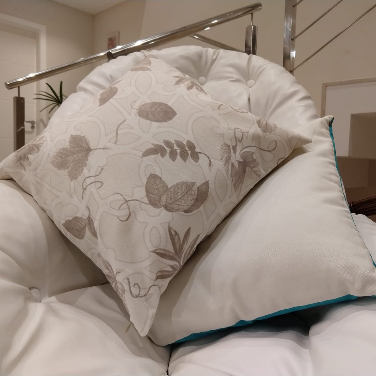 Gamatriadecor's tweet photo. Folhas ao vento.
☑️R$ 27,90 cada Capa
☑️R$ 38,90 cada Almofada Cheia
✅Possui zíper - enchimento com fibra siliconada que da mais conforto.
📍Tecido Jacquard : 60% algodão - 40% poliéster.
#sofadecorado #almofadas #sala #ambiente #sofa #folhas #casa #chique #harmonia #vento https://t.co/HAaVk5vuJU