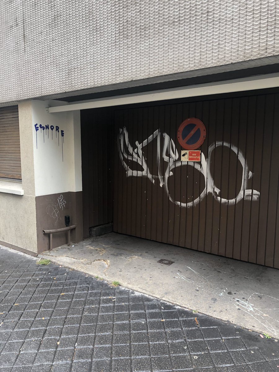 surg_e's tweet photo. @MarcadetParis18 tags #esnore au 24 rue Stephenson... https://t.co/RTclIspjub