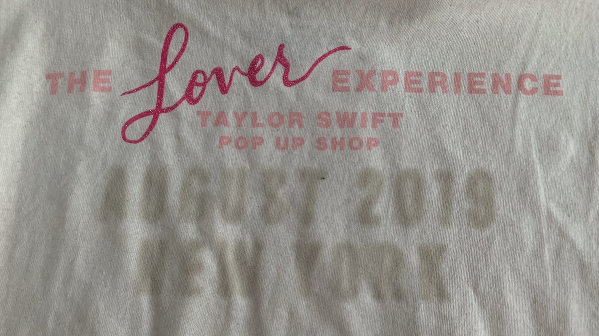 SwiftieBornin60's tweet photo. Everytime I proudly wear my Cornelia St t-shirt from #LoverReleaseWeek , I go back to the time I stood under this sign and then walked down Cornelia St playing the song quietly on my phone. #LoveThisTShirt  #Lover #TaylorMemories #SwiftieForLife @taylorswift13 https://t.co/UOKmgCIsXk