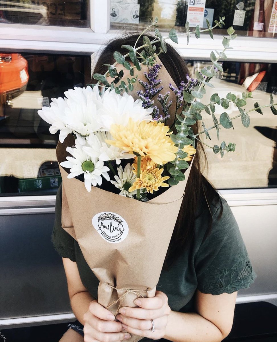 Happy Sunday! Come see us in The Gulch (across from Biscuit Love) from 10-3 and @whitesmercantile from 11-4!! 💐💐💐📸| <a href="/toclarafy/">Clara Malson</a>