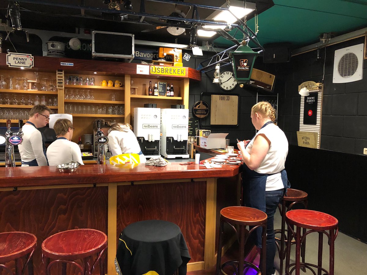 #cafechantant #fort33 #downtownleusden in actie!