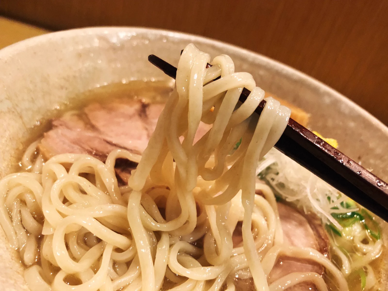 京都に行ったらこれを食べるべき！？「山崎麺二郎」の塩ラーメンが美味しそう！