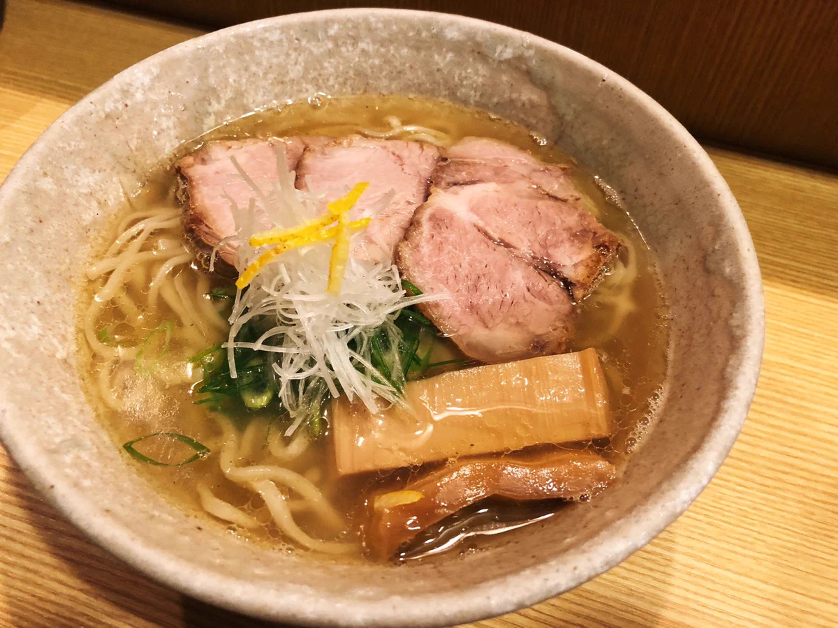 京都に行ったらこれを食べるべき！？「山崎麺二郎」の塩ラーメンが美味しそう！