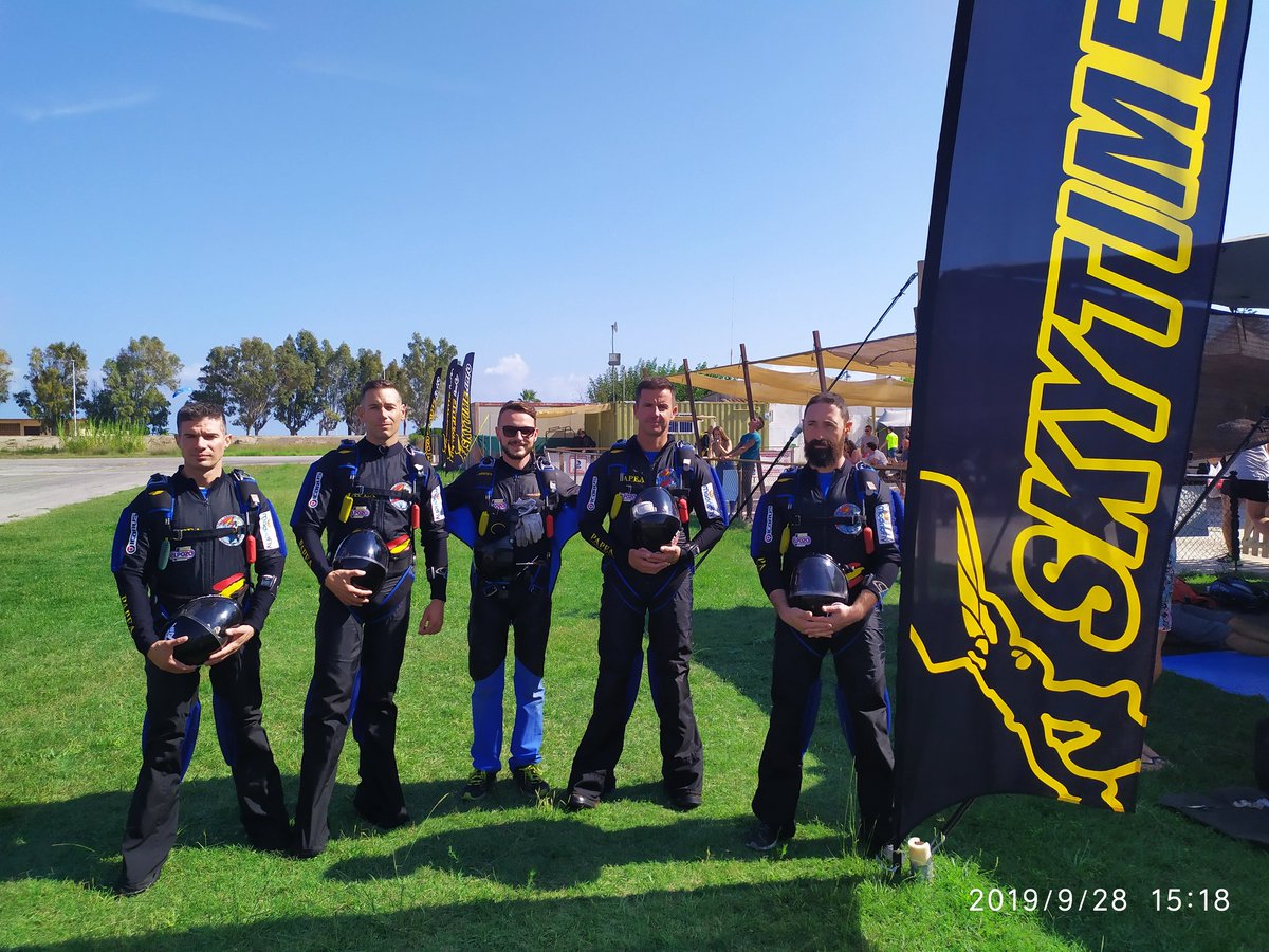 La <a href="/PAPEAire/">PAPEA</a> revalida el título de Campeones de España de Vuelo en Formación VF4, por lo que se clasifica para el Mundial de Paracaidismo 2020, que se celebrará en Rusia. <a href="/EjercitoAire/">Ejército del Aire y del Espacio</a>  <a href="/aeronauticaRFAE/">RFAE</a> <a href="/Defensagob/">Ministerio Defensa</a>