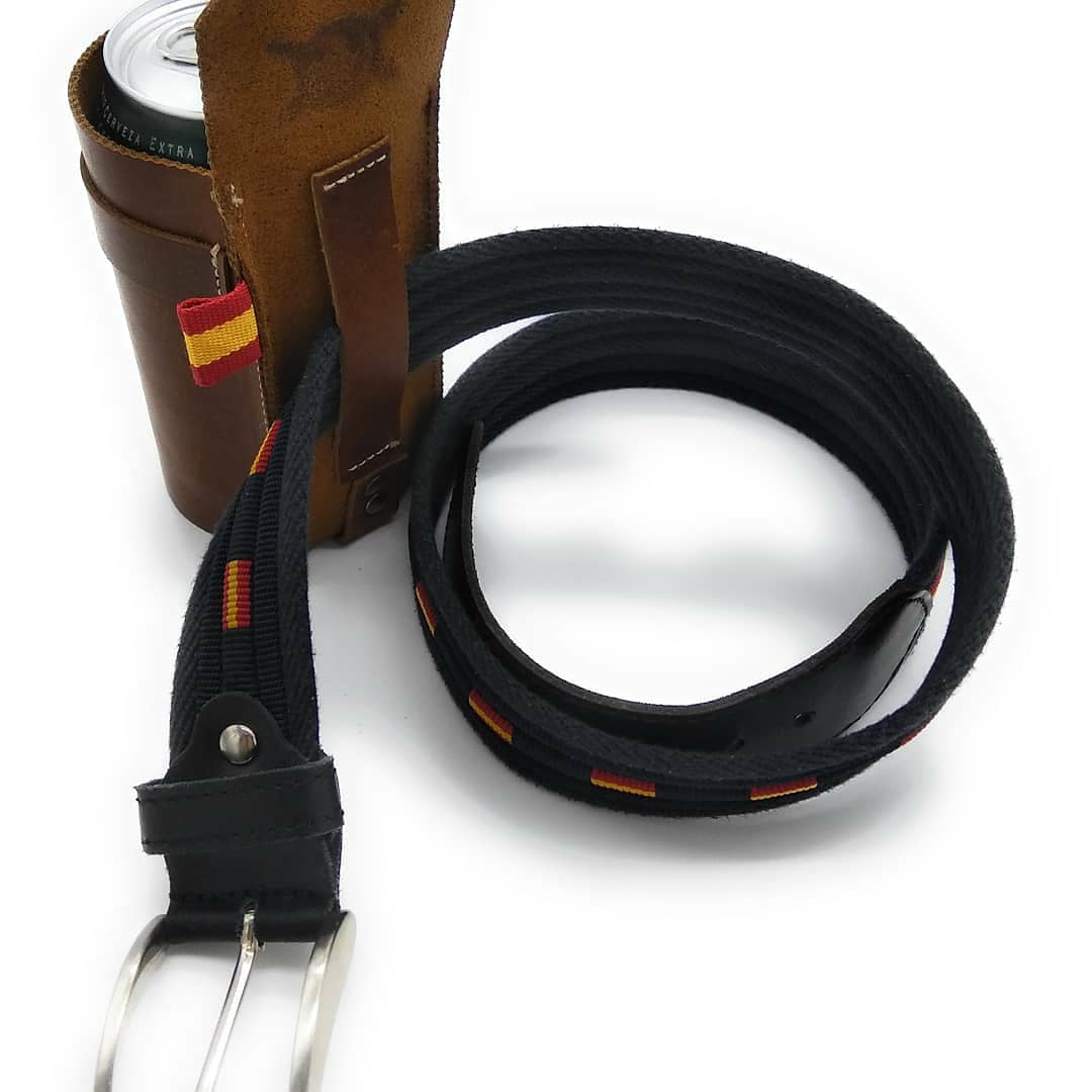 LaFlamencadeBgn's tweet photo. 🦌🐗Canana para culata de rifle o cinturón por 29€

Productos de primera calidad para cazadores

👌100% piel de primera
👌 Producto nacional
👌Hecho a mano

#caza #cazador #zurron #canana #banderaEspaña https://t.co/yixSPH9mWw