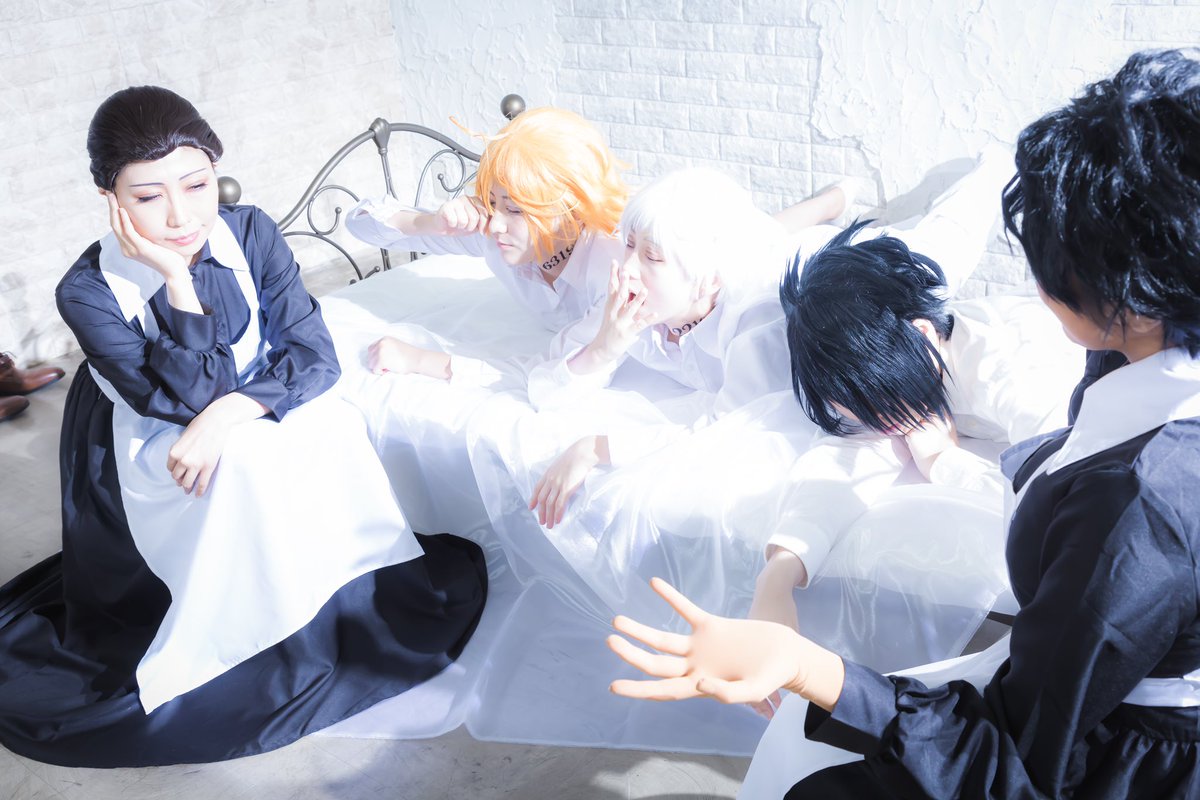 Omochisan_T's tweet photo. cosplay＊約束のネバーランド

 『在りし日を思う』

エマ めいちゃん@meimeimeicos 
レイ 元さん@GEN_91_ 
イザベラ 橘人さん@kttslowslow 
クローネ きのこさん@kkinoko_mmd 

カメラさん モチさん@womochitter 
#0928GF併せ https://t.co/QS5gBk0ox5